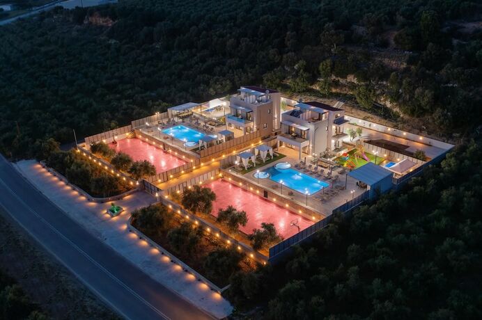 Imagen general del Hotel Luxurious Villa Mare - With 150m Pool. Foto 3