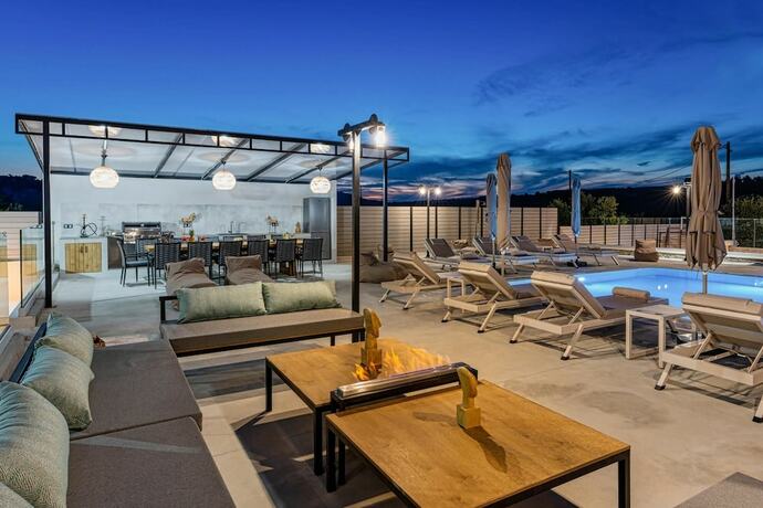 Imagen general del Hotel Luxurious Villa Mare - With 150m Pool. Foto 8