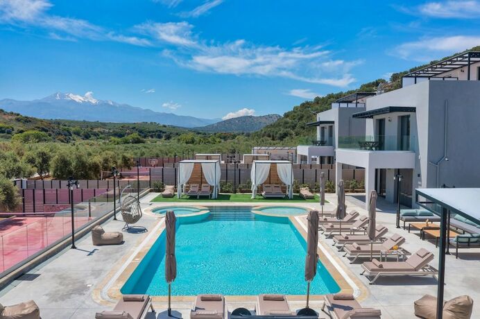 Imagen general del Hotel Luxurious Villa Mare - With 150m Pool. Foto 11
