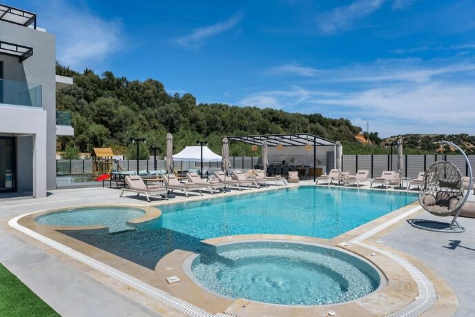 Imagen general del Hotel Luxurious Villa Mare - With 150m Pool. Foto 13