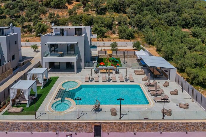 Imagen de la habitación del Hotel Luxurious Villa Mare - With 150m Pool. Foto 20