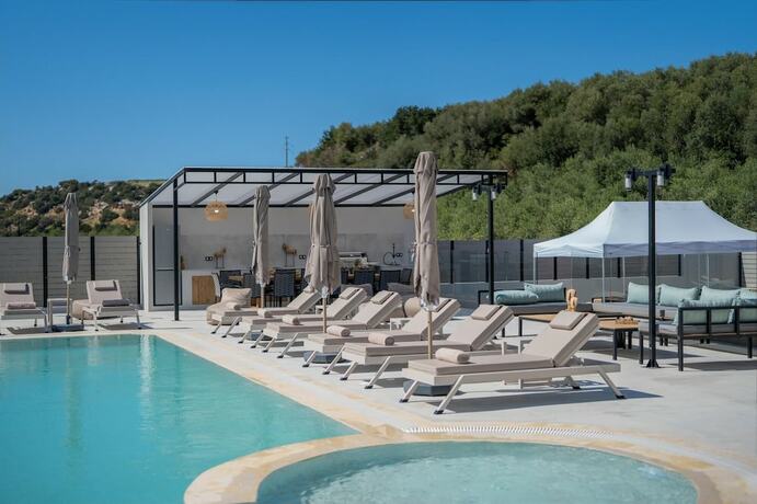 Imagen general del Hotel Luxurious Villa Micha Mare - 14 Bedrooms. Foto 3
