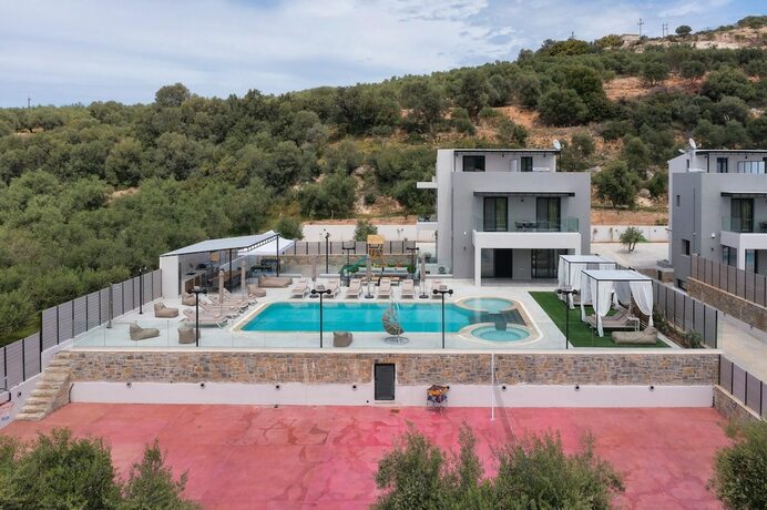 Imagen general del Hotel Luxurious Villa Micha Mare - 14 Bedrooms. Foto 13