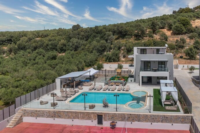 Imagen general del Hotel Luxurious Villa Micha Mare - 14 Bedrooms. Foto 15