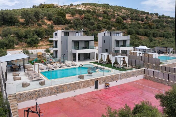 Imagen general del Hotel Luxurious Villa Micha Mare - 14 Bedrooms. Foto 16