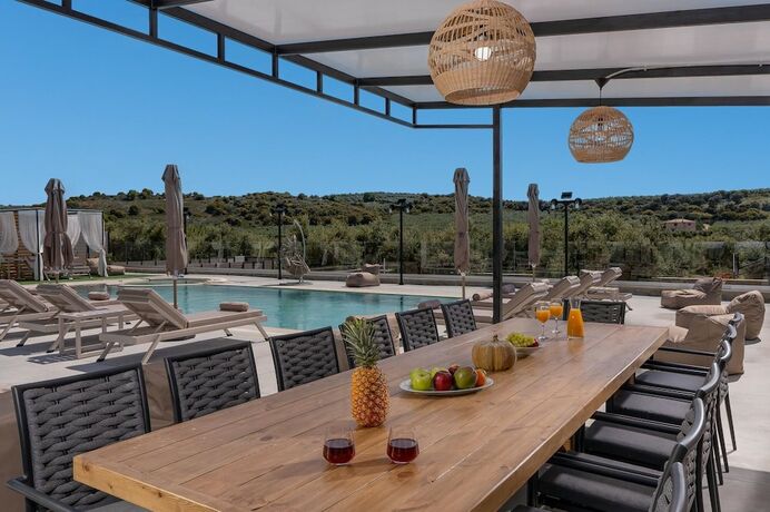 Imagen general del Hotel Luxurious Villa Micha Mare - 14 Bedrooms. Foto 17