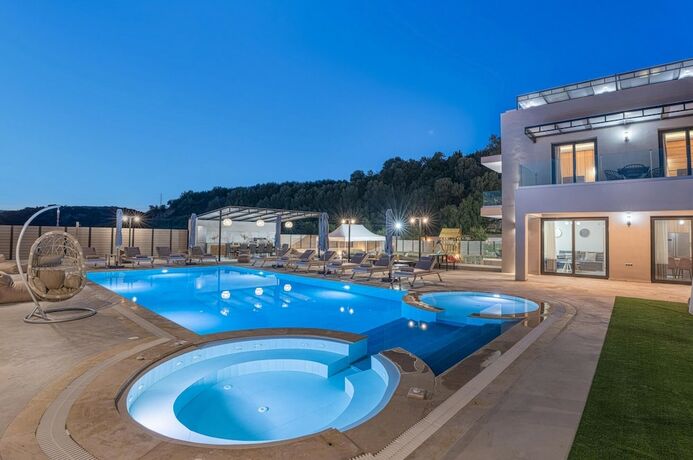 Imagen de la habitación del Hotel Luxurious Villa Micha - With 150m Pool. Foto 19