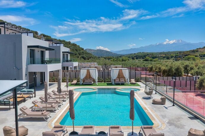 Imagen general del Hotel Luxurious Villa Micha - With 150m Pool. Foto 4