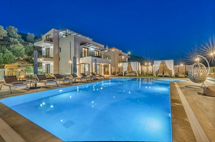 Imagen general del Hotel Luxurious Villa Micha - With 150m Pool. Foto 12