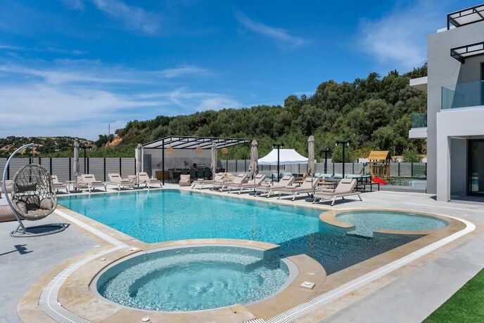 Imagen general del Hotel Luxurious Villa Micha - With 150m Pool. Foto 14