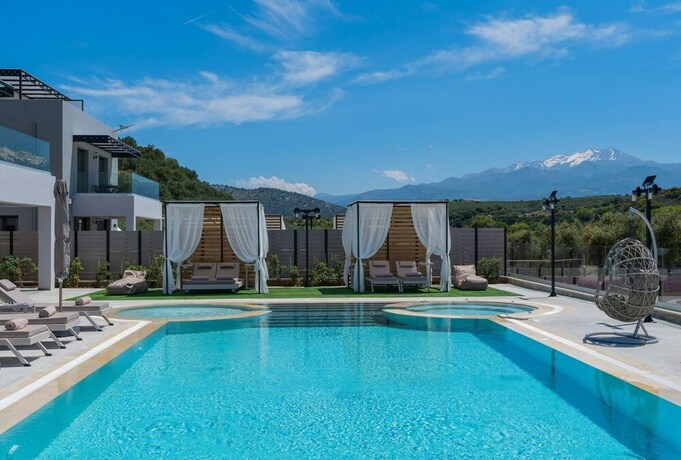 Imagen general del Hotel Luxurious Villa Micha - With 150m Pool. Foto 18