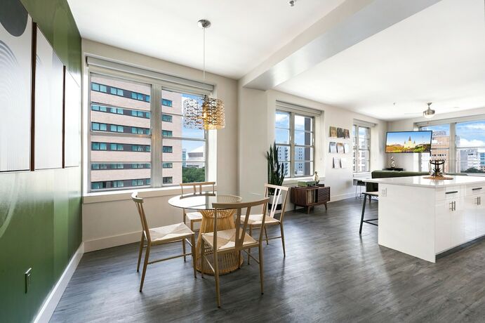 Imagen general del Hotel Luxury 2-bedroom Condo Steps Away From The French Quarter. Foto 15