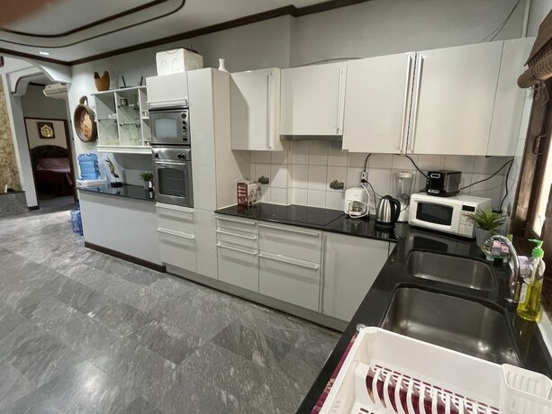 Imagen general del Hotel Luxury 4 Bed Pool Villa. Foto 3