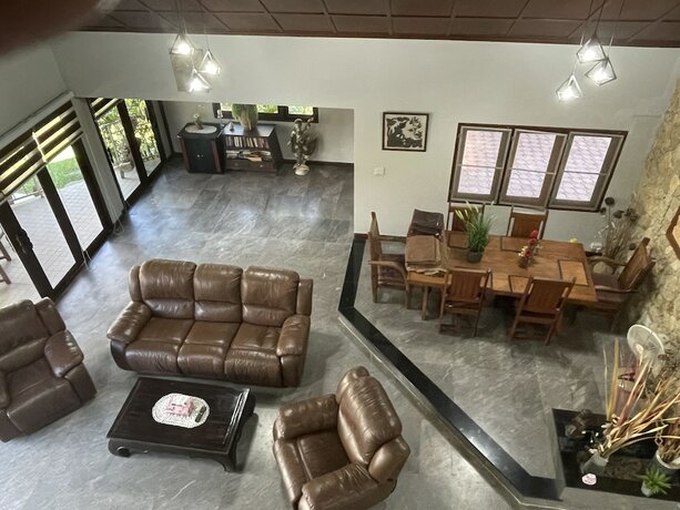 Imagen general del Hotel Luxury 4 Bed Pool Villa. Foto 5