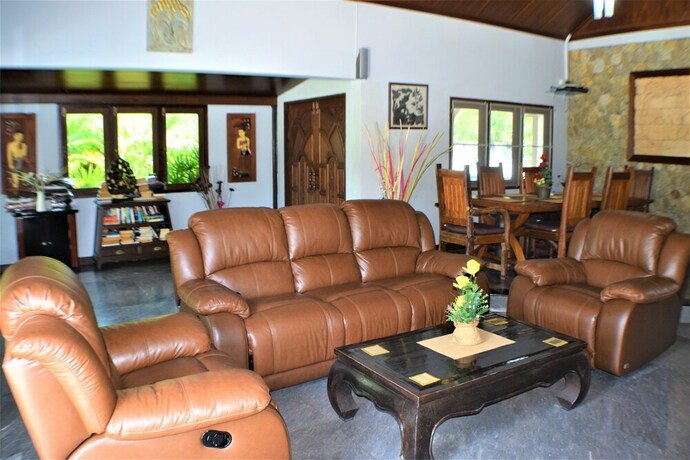 Imagen general del Hotel Luxury 4 Bed Pool Villa. Foto 10