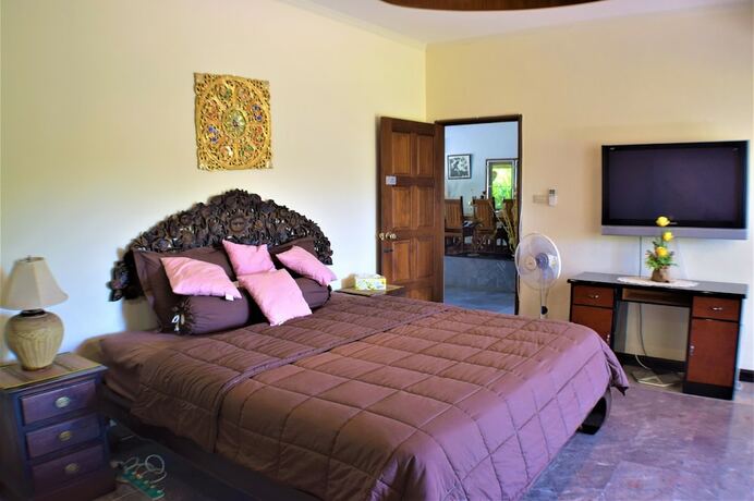 Imagen general del Hotel Luxury 4 Bed Pool Villa. Foto 13
