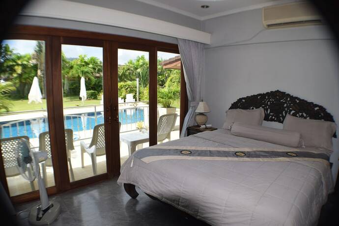 Imagen general del Hotel Luxury 4 Bed Pool Villa. Foto 15