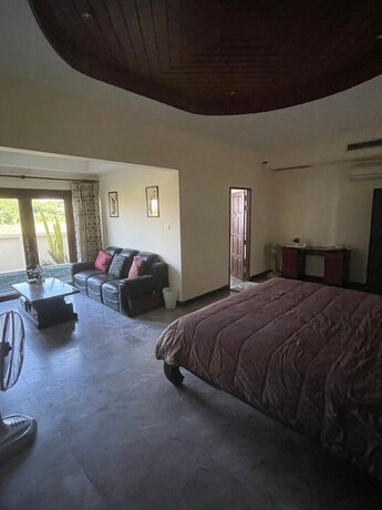 Imagen general del Hotel Luxury 4 Bed Pool Villa. Foto 16