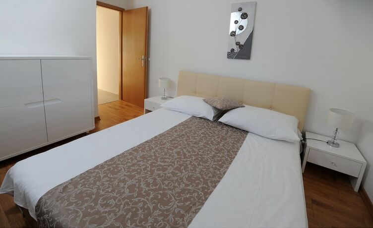 Imagen general del Hotel Luxury Apartments Andrea. Foto 3