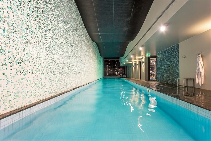 Imagen de la piscina del Hotel Luxury Apartments By Royal Stays. Foto 14