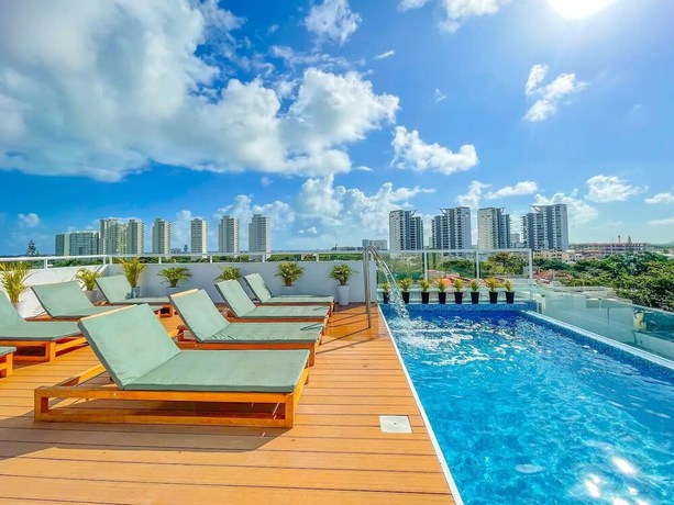 Imagen general del Hotel Luxury Apartments Pool and Jacuzzi. Foto 1