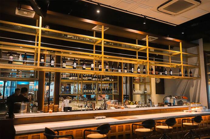 Imagen del bar/restaurante del Hotel Luxury Inn Arion Rawamangun. Foto 12