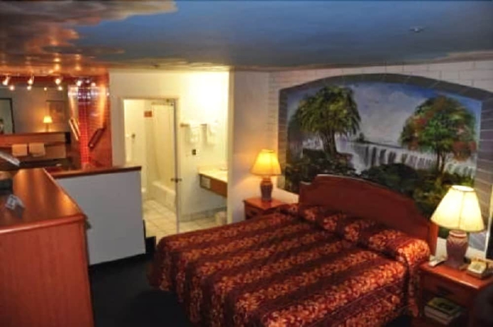 Imagen de la habitación del Hotel Luxury Inn, Norwalk. Foto 3