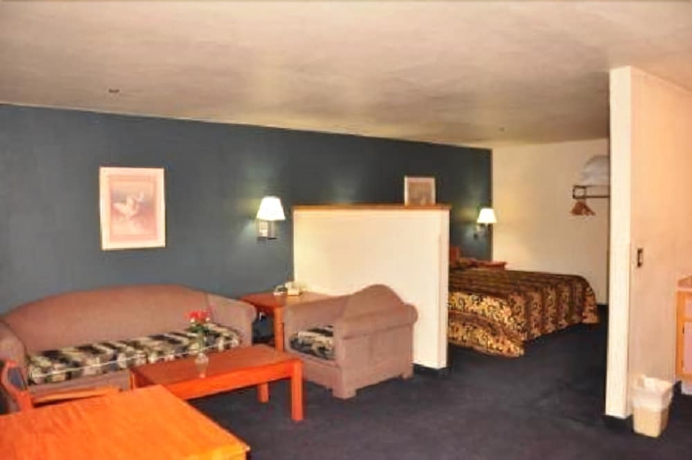 Imagen de la habitación del Hotel Luxury Inn, Norwalk. Foto 6