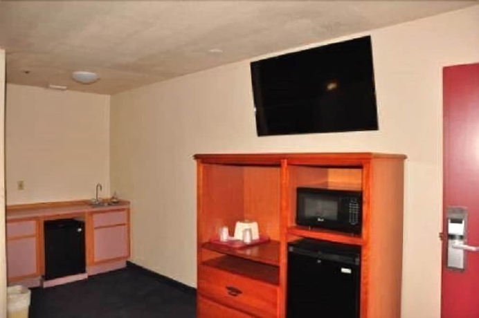 Imagen de la habitación del Hotel Luxury Inn, Norwalk. Foto 17