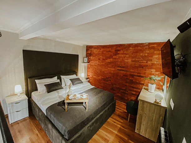 Imagen de la habitación del Hotel Luxury Inn, Tbilisi. Foto 16