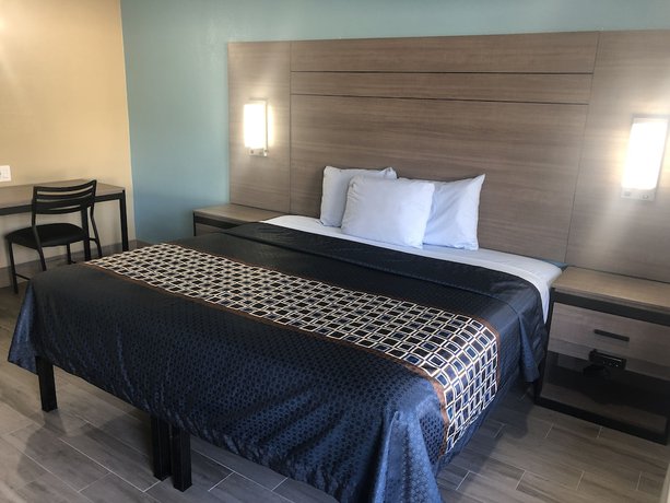 Imagen de la habitación del Hotel Luxury Inn and Suites. Foto 3