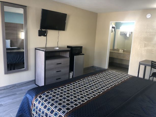 Imagen de la habitación del Hotel Luxury Inn and Suites. Foto 4