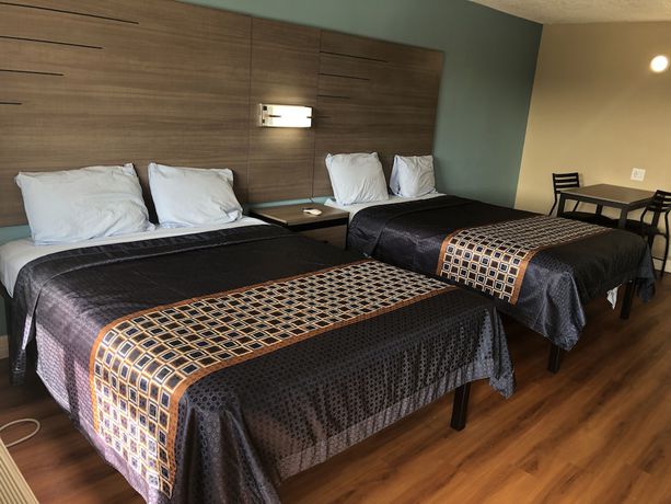 Imagen de la habitación del Hotel Luxury Inn and Suites. Foto 8