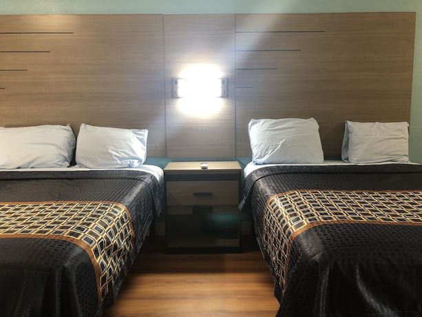 Imagen de la habitación del Hotel Luxury Inn and Suites. Foto 12