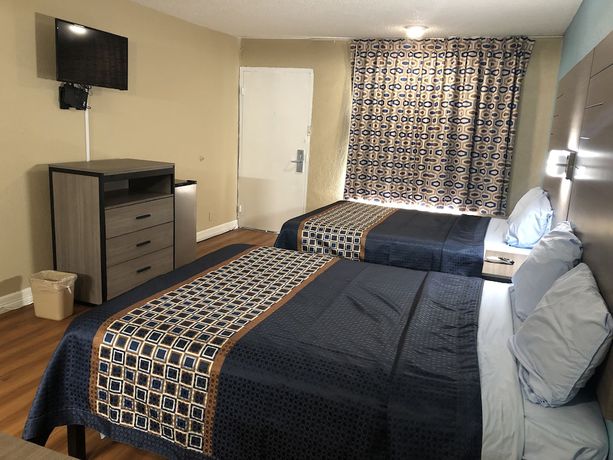 Imagen de la habitación del Hotel Luxury Inn and Suites. Foto 17