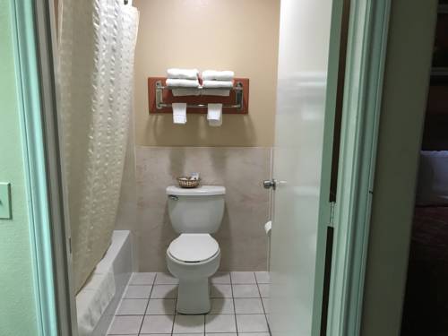 Imagen de la habitación del Hotel Luxury Inn and Suites Liberty. Foto 7