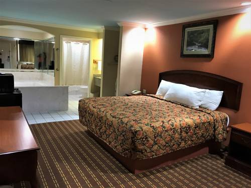 Imagen de la habitación del Hotel Luxury Inn and Suites Liberty. Foto 9