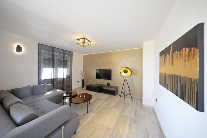 Imagen de la habitación del Hotel Luxury Majpruz Suites. Foto 2