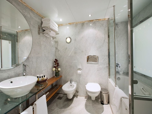 Imagen de la habitación del Hotel Luxury Nile Cruise Alhambra - Every Saturday Luxur to Aswan 4 Nights 5 Days. Foto 5