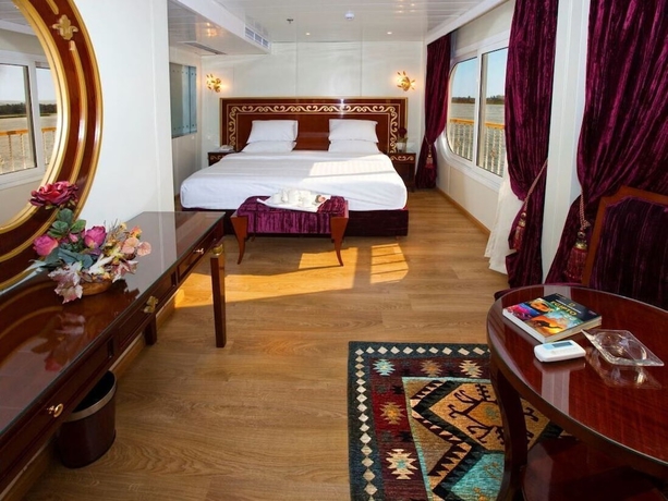 Imagen de la habitación del Hotel Luxury Nile Cruise Alhambra - Every Saturday Luxur to Aswan 4 Nights 5 Days. Foto 6