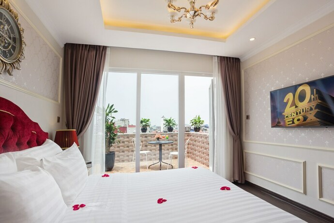 Imagen de la habitación del Hotel Luxury Old Quarter. Foto 12