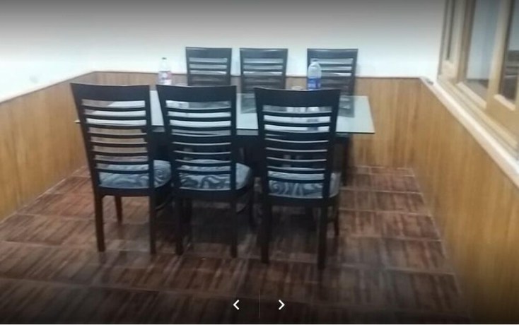 Imagen del bar/restaurante del Hotel Luxury Palace Naran. Foto 5