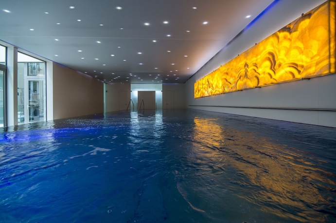 Imagen de la piscina del Hotel Luxury Spa and Wellness Prezident. Foto 19