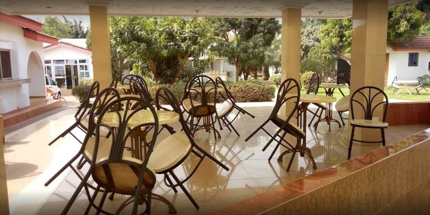Imagen del bar/restaurante del Hotel Luxury West. Foto 5