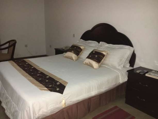 Imagen de la habitación del Hotel Luxury West. Foto 8