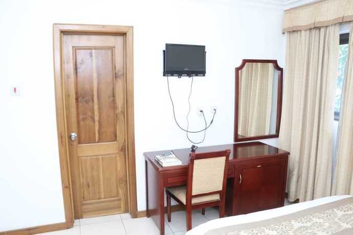 Imagen de la habitación del Hotel Luxury West. Foto 9