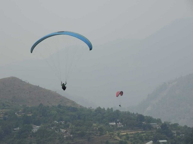 Imagen de la habitación del Hotel Luxus Nainital Adventure Park and Resort. Foto 18