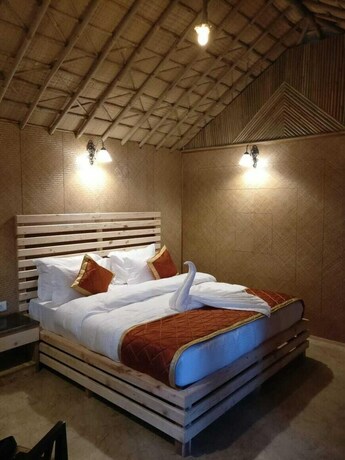 Imagen de la habitación del Hotel Luxus Nainital Adventure Park and Resort. Foto 35