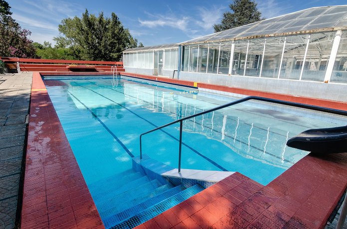 Imagen de la piscina del Hotel Luz Y Fuerza Villa Giardino. Foto 17