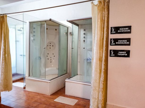 Imagen de la piscina del Hotel Luz Y Fuerza Villa Giardino. Foto 18